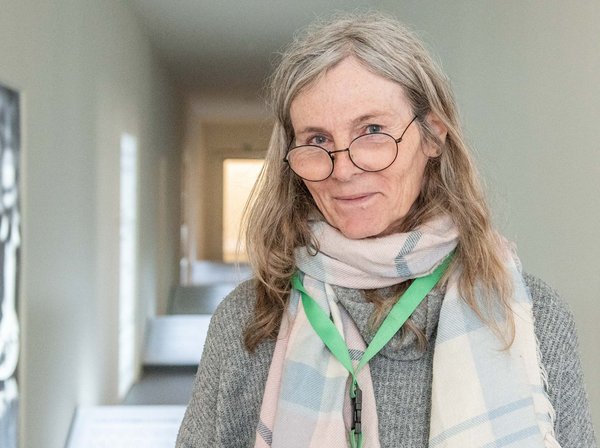 Janka Kluge liest Bücher mit dem Herzen.