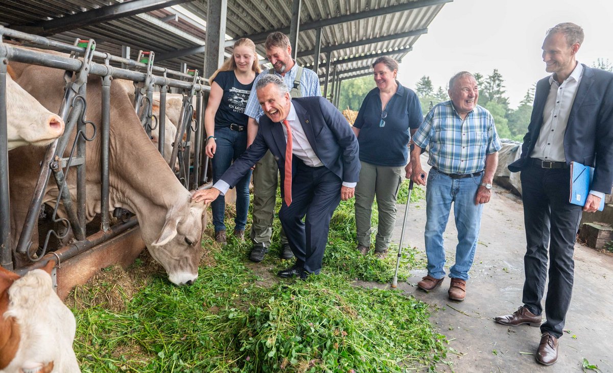 Auf dem Hof war die Stimmung am besten: Nopper, die Hillers und Grieb haben Spaß. Foto: Jens Volle