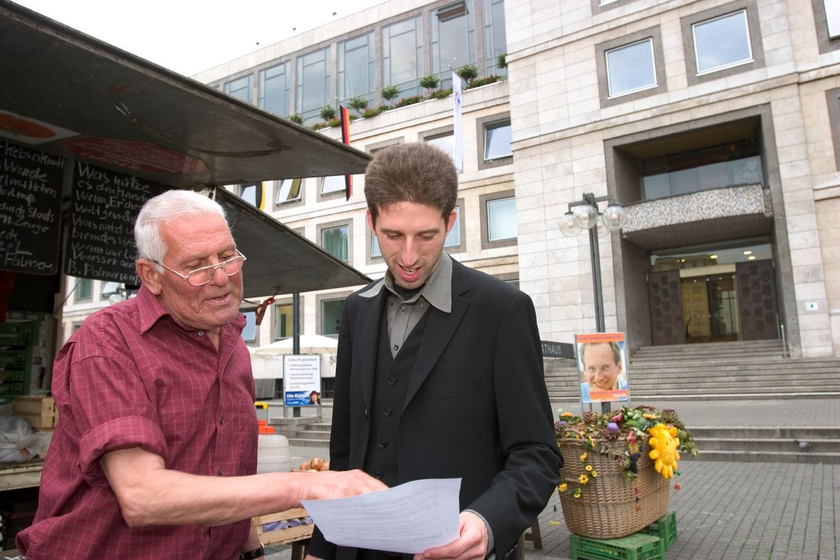 Der Remstalrebell zeigt dem Sohn, wo's lang geht. Am besten ins Rathaus. 2004 hat's noch nicht geklappt.