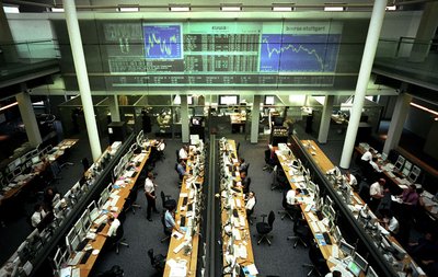 Das alte Rein- und Rausspiel auch an der Stuttgarter Börse.