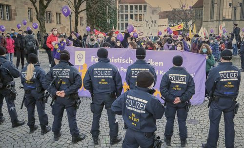 www.kontextwochenzeitung.de