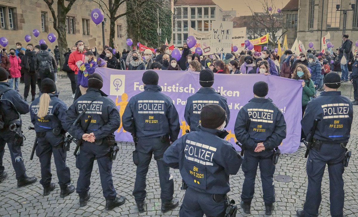 Den Frauentag in Stuttgart hat die Polizei intensiv begleitet. Fotos: Joachim E. Röttgers