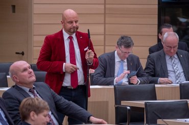 Am Mikrofon im Landtag steht Räpple am Liebsten. Foto: Joachim E. Röttgers