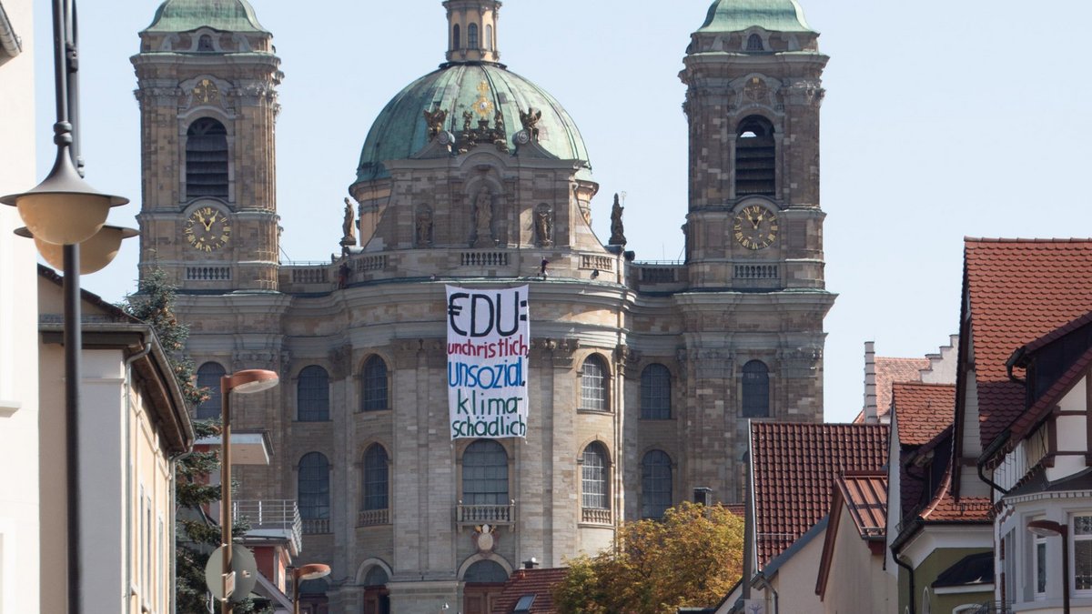 Eine Aktion, die aufrütteln und einen Wandel bewirken sollte, sagen die Aktivist:innen. Fotos: Jakob Lang