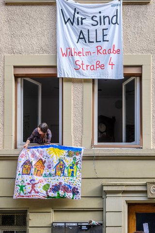 Solidaritätsbekundungen aus der Nachbarschaft.