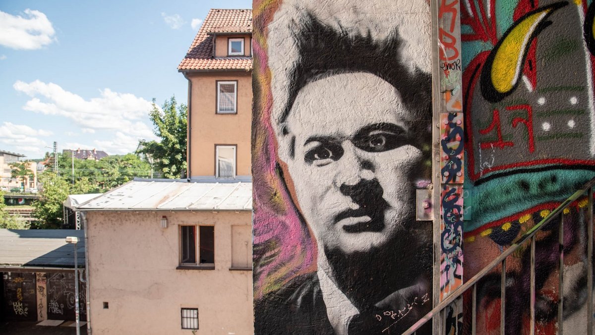 Ein Graffito zu David Lynchs Film "Eraserhead", geschützt durch ein jahrzehntealtes Übermalverbot. Ein Graffito zu David Lynchs Film "Eraserhead", geschützt durch ein jahrzehntealtes Übermalverbot.