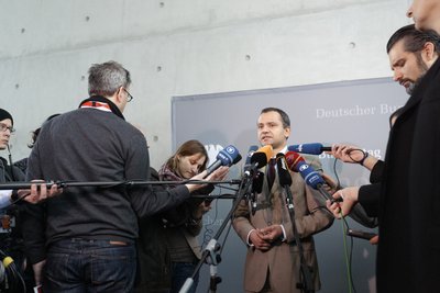 Der Ausschuss-Vorsitzende Sebastian Edathy. Foto: Hausleitner