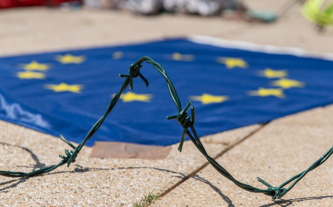 Bei der Kundgebung am 18. Juni in Stuttgart, kurz nach der Reform der EU-Asylregeln und dem Schiffsunglück auf dem Mittelmeer, bei dem Hunderte Geflüchtete ertranken. Bei der Kundgebung am 18. Juni in Stuttgart, kurz nach der Reform der EU-Asylregeln und dem Schiffsunglück auf dem Mittelmeer, bei dem Hunderte Geflüchtete ertranken.