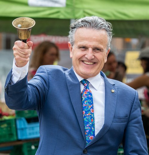 Oberbürgermeister Nopper stimmt auch für Anträge von ganz rechts, wenn er sich für sachpolitisch sinnvoll hält. Foto: Jens Volle
