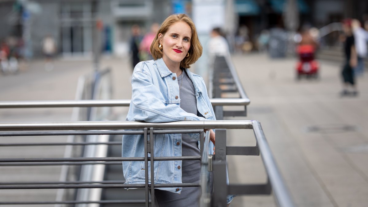 Online-Journalistin Franzi Heiler. Ihr jüngstes Projekt ist der Easy-Deutsch-Club, ein "Fitnessstudio für das Leben in Deutschland". Fotos: Julian Rettig