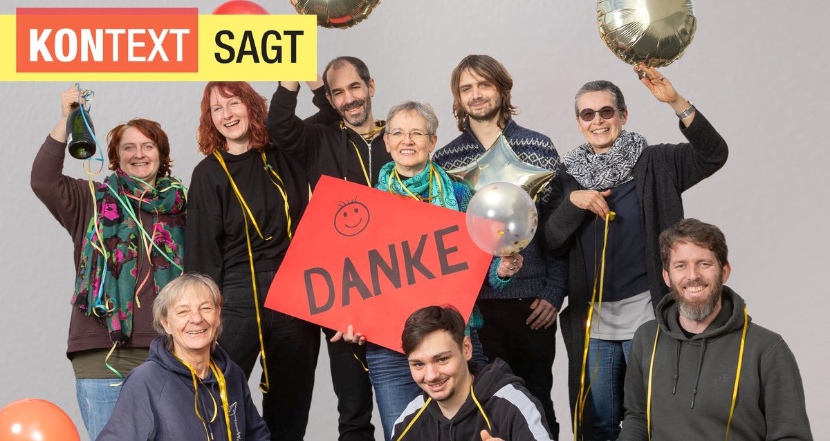 Es freuen sich (von links): Anna Hunger, Gesa von Leesen, Lisa Salwey, Oliver Stenzel, Renate Winter-Hoss, Korbinian Strohhuber, Minh Schredle, Sabine Weissinger und Julian Rettig. Foto: Josef Schunder, Grafik: Susanne Wais
