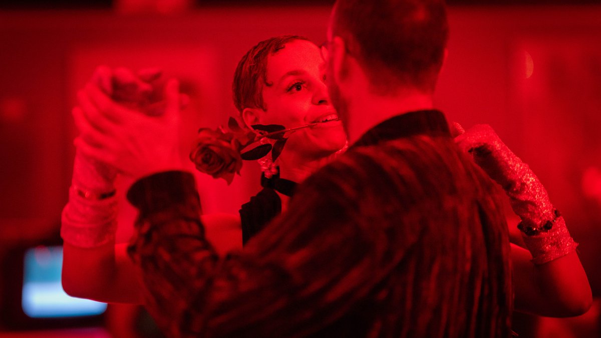 Carina und Christian tanzen den Tango.