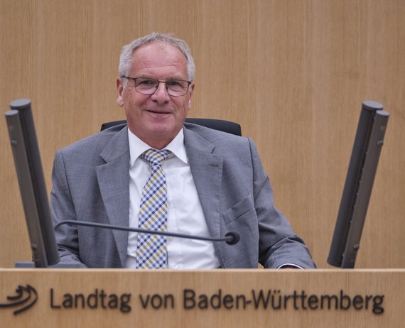 Ex-Innenminister Reinhold Gall (SPD) konnte sich ein paar Spitzen gegen seinen Nachfolger Thomas Strobl (CDU) nicht verkneifen.