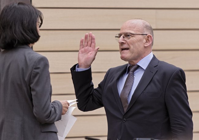 Winfried Hermanns Vereidigung zu Beginn seiner zweiten Amtszeit als Verkehrsminister im Mai 2016. Foto: Joachim E. Röttgers
