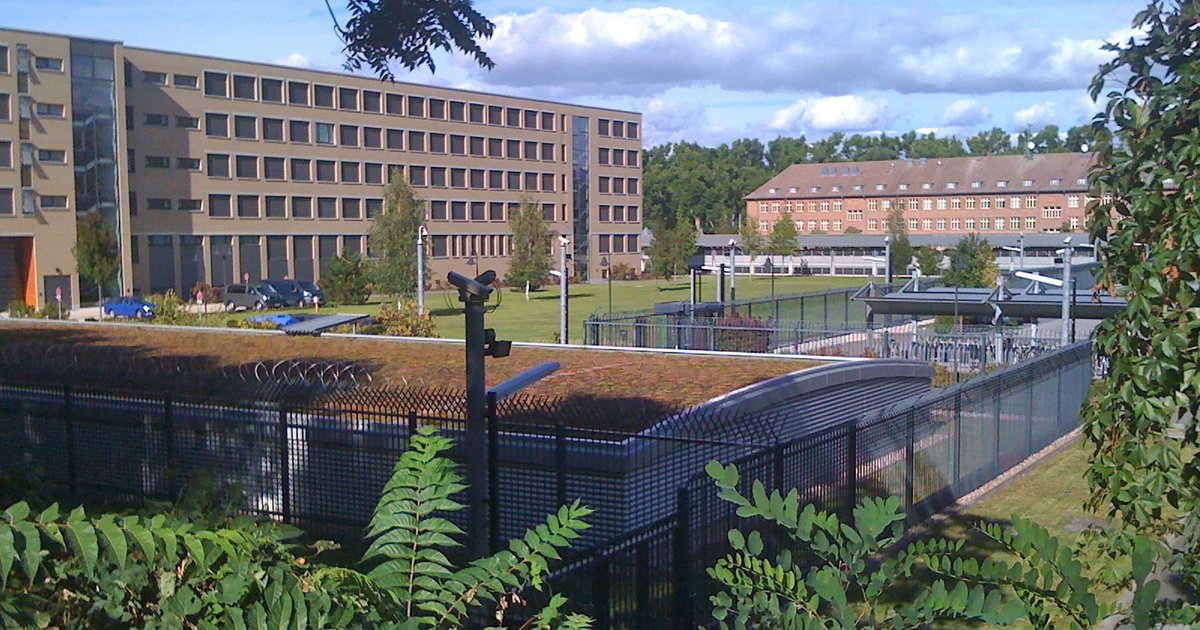 Das Bundkriminalamt in Berlin-Treptow. Der BKA-Beamte und AfDler Wischniowski muss draußen bleiben. Foto: Aude, CC BY-SA 3.0, https://commons.wikimedia.org/w/index.php?curid=21571836