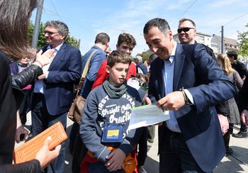 Zwei Realos für ein Hallelujah: OB Salomon (links), Cem Özdemir unterstützt tatkräftig. 