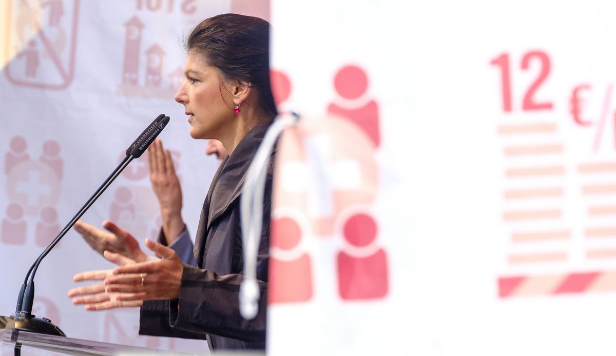 Immer Händel mit der Wagenknecht – 2017 bei einer Wahlveranstaltung der Linken auf dem Stuttgarter Schlossplatz. Foto: Joachim E. Röttgers