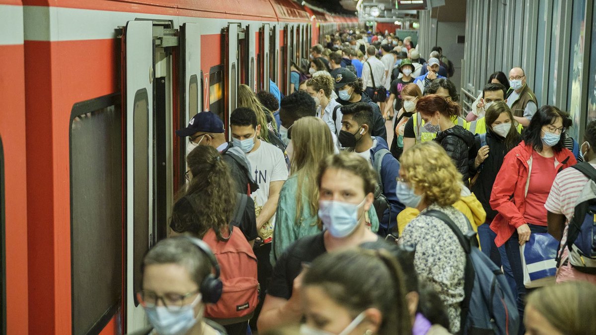 Gedränge an der S1, der meistgenutzten S-Bahn-Linie der Region Stuttgart. Foto: Joachim E. Röttgers