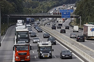 Werden immer mehr: LKWs. Foto: Joachim E. Röttgers