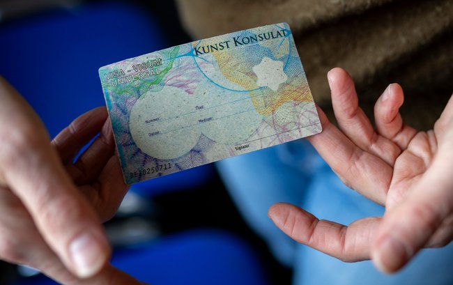 Eine Alternative, ein Ausweg: Visum des Kunst Konsulats.