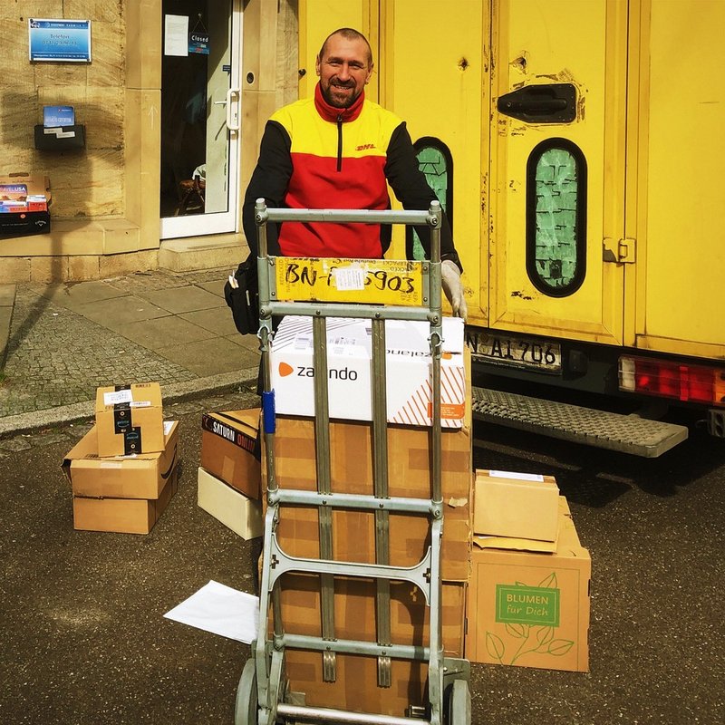 Raku Claudiu – der schnellste Zusteller im Heusteigviertel.