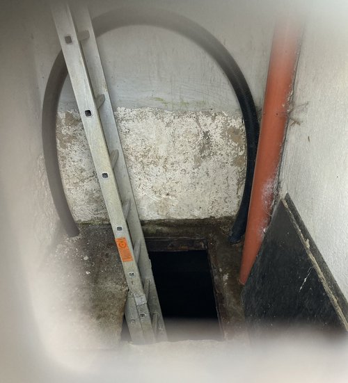 Drinnen geht es in die Tiefe. Foto: Gunter Haug