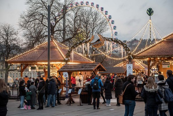 Die Eisbahn Wintertraum: da ... 