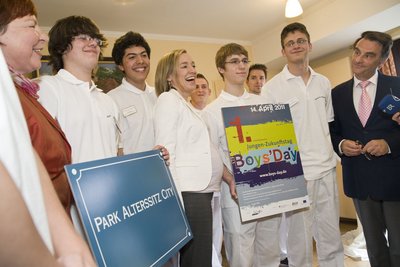 Die damalige Familienministerin Kristina Schröder (CDU) 2011 beim ersten Boys Day. 