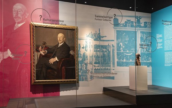 Der Namensgeber des Museums, Graf von Linden, inszenierte sich mit einer Figur aus Kamerun. Fotos: Linden-Museum Der Namensgeber des Museums, Graf von Linden, inszenierte sich mit einer Figur aus Kamerun. Fotos: Linden-Museum