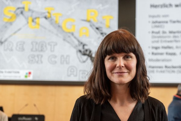 Sie gehört zu den Erstunterzeichner:innen des Abrissmoratoriums: Martina Baum, Direktorin des Städtebau-Instituts der Uni Stuttgart. Fotos: Jens Volle Sie gehört zu den Erstunterzeichner:innen des Abrissmoratoriums: Martina Baum, Direktorin des Städtebau-Instituts der Uni Stuttgart. Fotos: Jens Volle