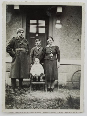 Die Familie Stoessel 1939/40 in Mulhouse. Foto: privat