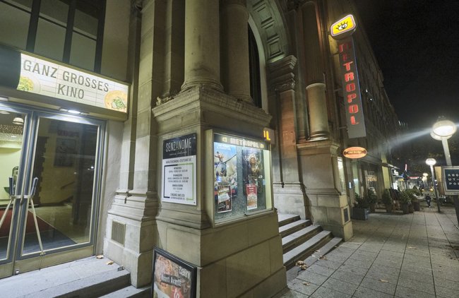 So läuft das, unterwegs: Auf der Suche nach Sophie Scholl übers Metropol stolpern – oder andersrum? Fotos: Joachim E. Röttgers