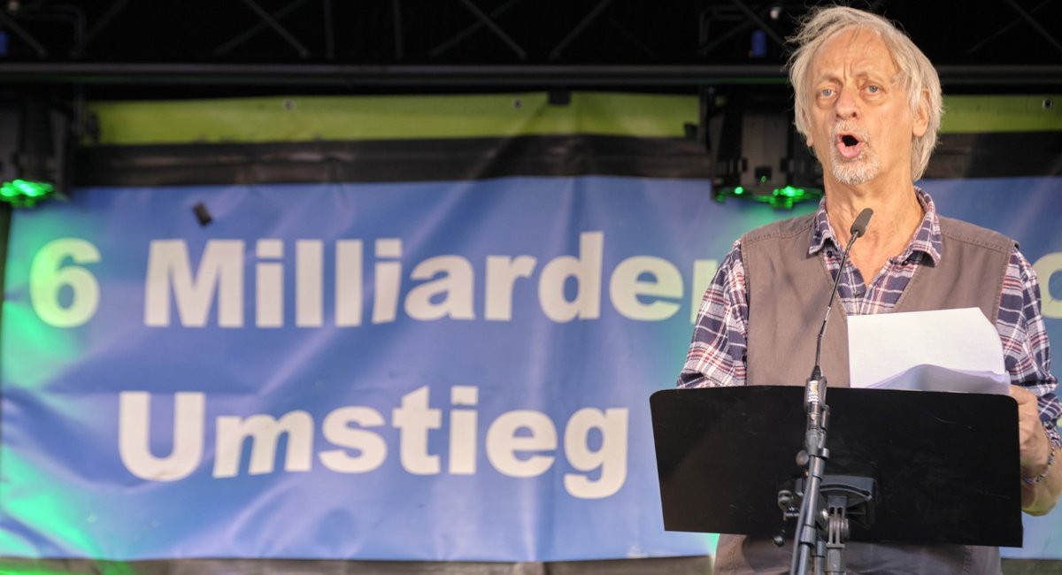 Winfried Wolf am 7. September 2020 auf der 528. Montagsdemo gegen Stuttgart 21. Fotos: Joachim E. Röttgers