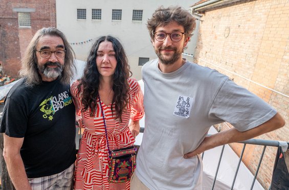 Die Festivalmacher:innen Hans-Joachim Irmler, Monika Nuber und Jan Wagner (v.l.) vom Klangbad-Verein.