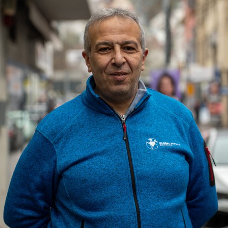 "Nichts im Leben ist umsonst. Ich habe gelernt, vorsichtig zu sein, wem ich vertraue." Foto: Sadri Okumuş "Nichts im Leben ist umsonst. Ich habe gelernt, vorsichtig zu sein, wem ich vertraue." Foto: Sadri Okumuş