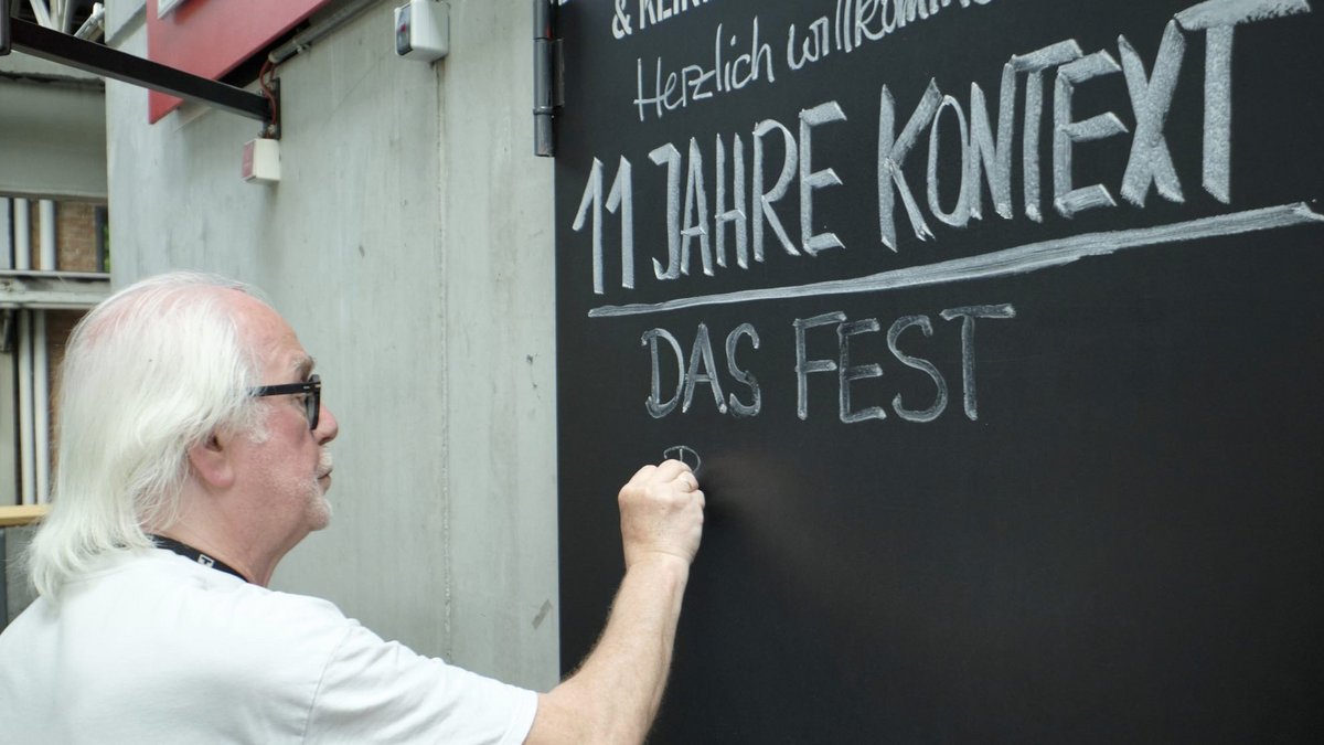 Theaterhaus-Chef Werner Schretzmeier schreibt, was Sache ist. Foto: Joachim E. Röttgers