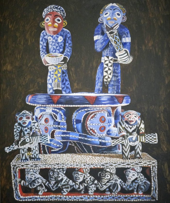 Antje Majewski zeigt den Thron König Njoyas. Antje Majewski zeigt den Thron König Njoyas.