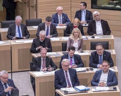 Zielt mit Anträgen und Anfragen vor allem auf Skandalisierung: AfD-Fraktion im Landtag. Zielt mit Anträgen und Anfragen vor allem auf Skandalisierung: AfD-Fraktion im Landtag.