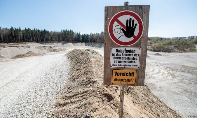 Betreten verboten? Auch hier war mal Wald, dem fehlte so ein Schild.