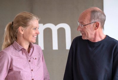 Antje von Dewitz und Stefan Siller in der Kontext-Redaktion. Fotos: Joachim E. Röttgers