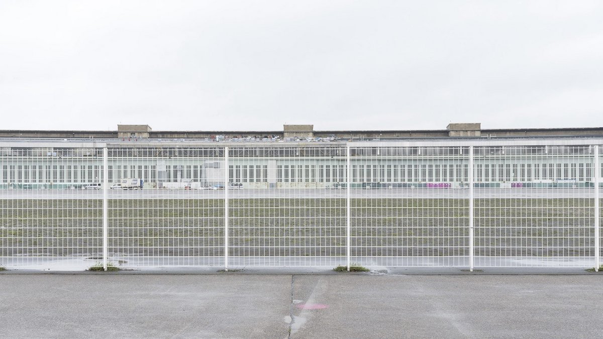 Und so wurden in Berlin Tegel Geflüchtete verwahrt. Foto: Maziar Moradi