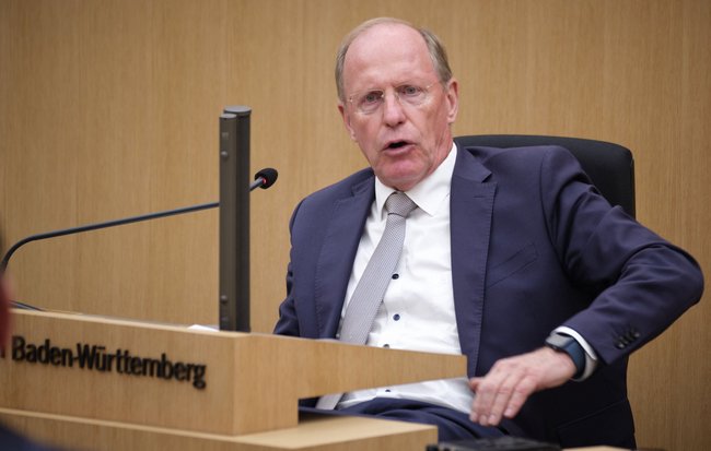 Zunehmend empört: Wilfried Klenk, ehemaliger Staatssekretär und ebenfalls CDU. Zunehmend empört: Wilfried Klenk, ehemaliger Staatssekretär und ebenfalls CDU.