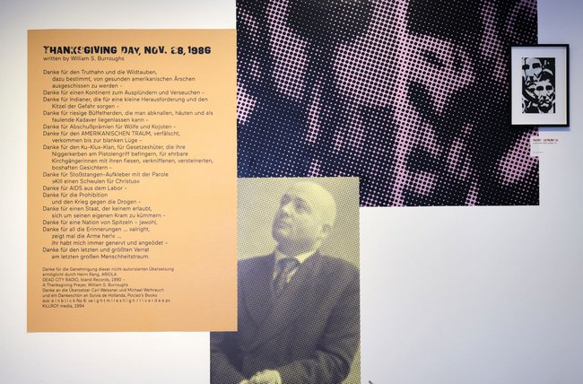 Eine ganze Wand für William S. Burroughs, gestaltet von Boris Kerenski. Eine ganze Wand für William S. Burroughs, gestaltet von Boris Kerenski.