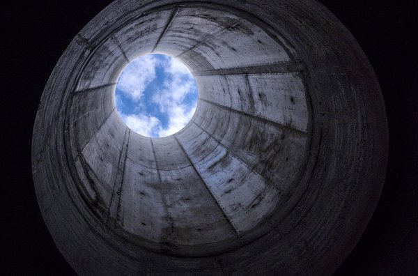 Dort kann der Rauch raus: Abluftschacht im B10-Rosensteintunnel, Stuttgart-Bad Cannstatt. Foto: Joachim E. Röttgers
