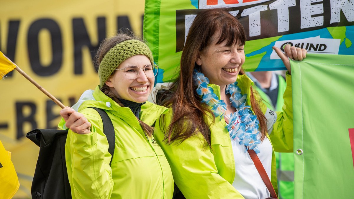 Manche haben sich sehr gefreut: Abschaltfest im April 2023 am AKW Neckarwestheim. Foto: Jens Volle