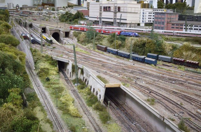 Freys Modell, hier im Blick die drei Ebenen des Gleisvorfelds, sorgt für den Durchblick ... Freys Modell, hier im Blick die drei Ebenen des Gleisvorfelds, sorgt für den Durchblick ...