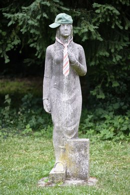 Kunst, angezogen. Kunst, angezogen.