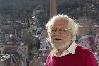 Blick auf Heslach: Bassler in seinem Wohnzimmer. Foto: Joachim E. Röttgers