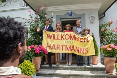 Klischeepflege mit den Hartmanns. Foto: Warner