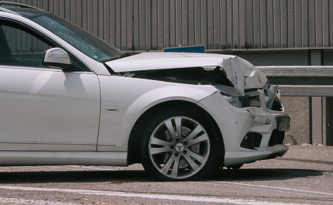 Ein Autokonzern wird an die Wand gefahren – Symbolbild. Foto: Usien, CC BY-SA 3.0